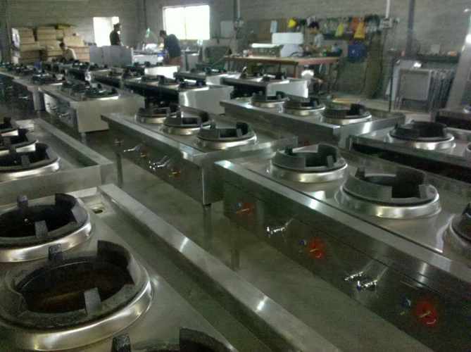 使用不锈钢厨具的要求与厨房环境优化指南